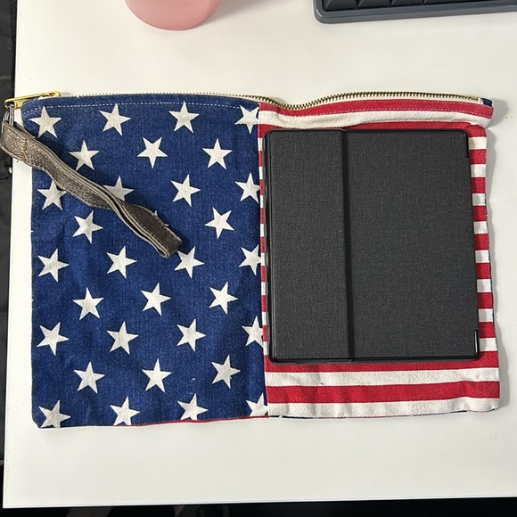 American apparel wristlet - Picture 2 of 2